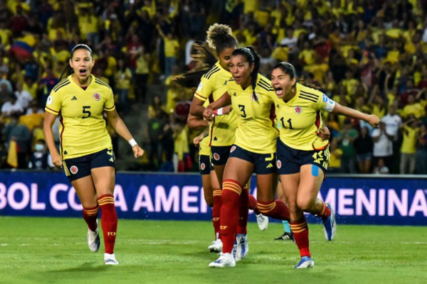 Selección Colombia femenina clasifica invicta y sueña con el mundial