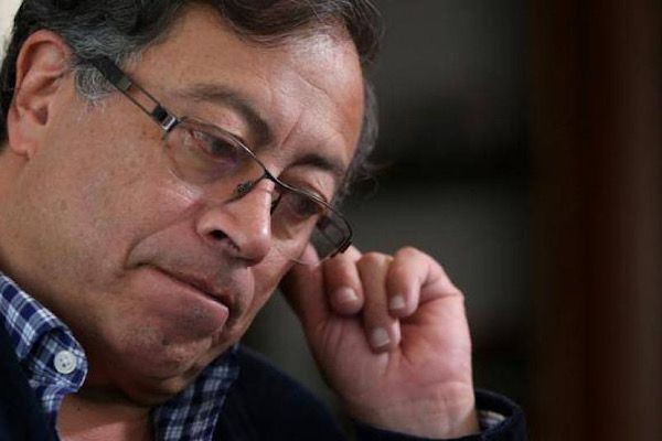 Alcaldes salieron "emberracados" con Petro porque no asistió a una reunión con Fedemunicipios