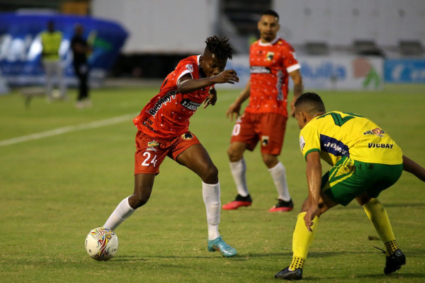 Atlético Huila endereza el camino y suma otra victoria