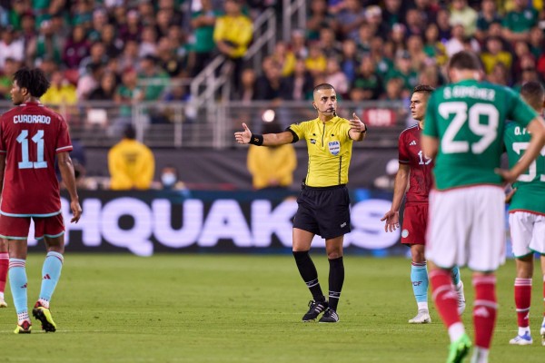 Gritos homófobicos contra Ospina tienen a México en la cuerda floja