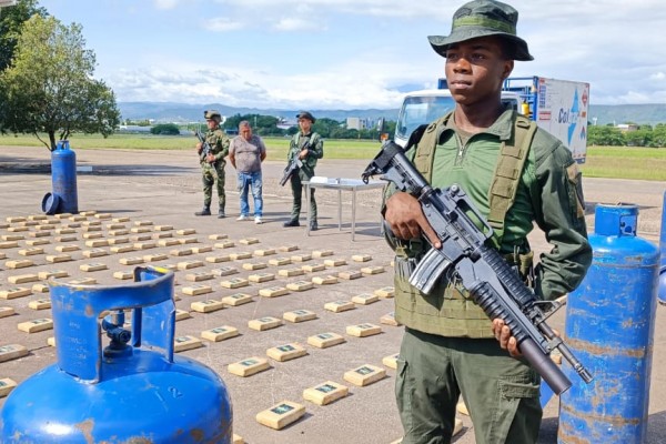 Millonario cargamento de marihuana iba camuflado en cilindros de gas