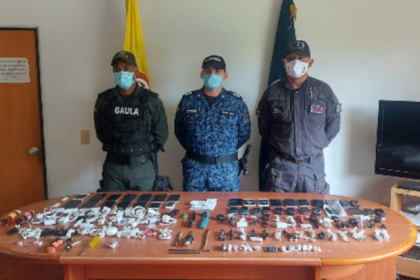 Baños en las cárceles son los call center de la extorsión