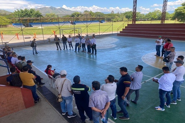 El Gobernador del Huila entrega a los plateños escenarios deportivos