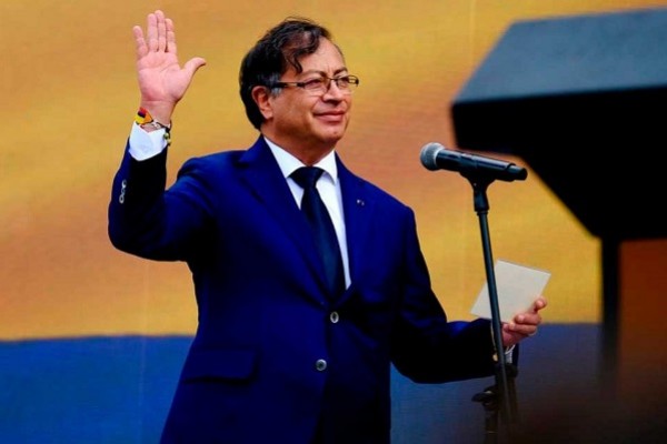 Presidente pide que investiguen a su hermano y su hijo