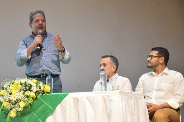Gobernador pide articulación en todo el sector agropecuario del Huila