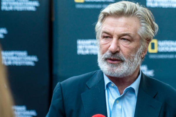 Retiran cargos criminales contra el actor Alec Baldwin