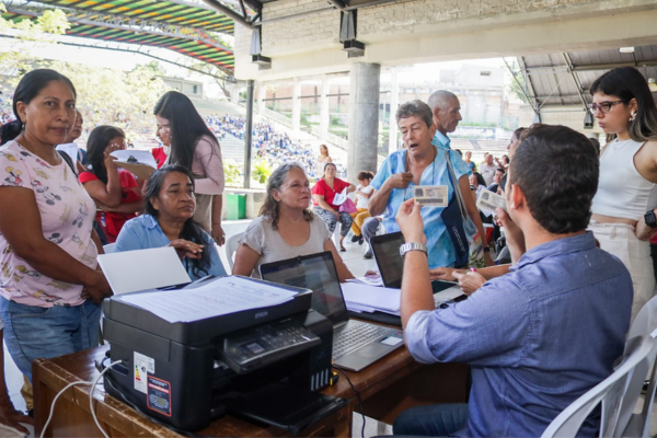 Vendedores informales de Neiva fueron carnetizados