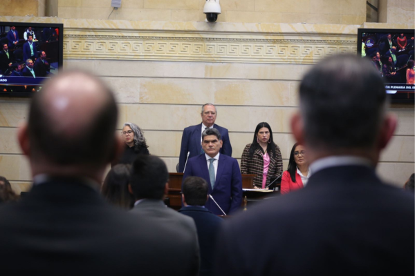 Senado aprobó en segundo debate proyecto de reducción de salarios a congresistas
