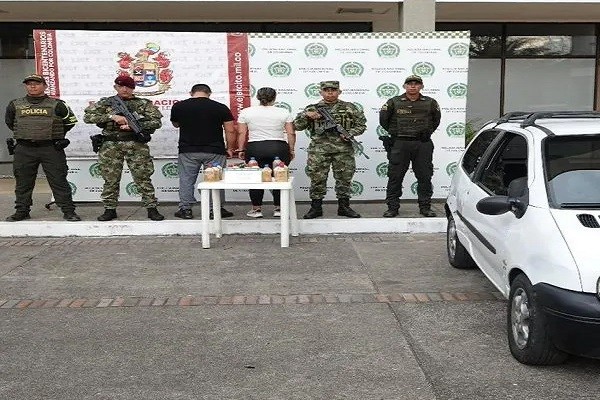 Cayó pareja que llevaba droga en su vehículo