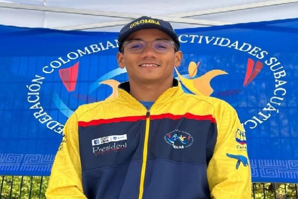 Alexander Jiménez: Campeón en el Mundial de Aguas Abiertas