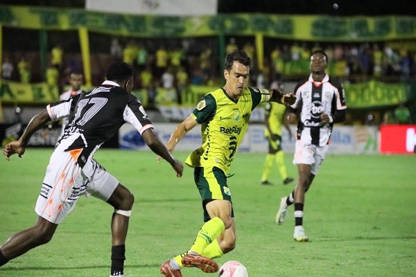 Atlético Huila empató con Envigado, cada vez más cerca de la B