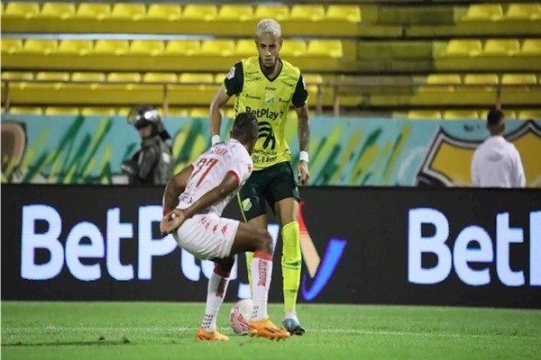 Santa Fe no pudo con el Atlético Huila que está en el descenso