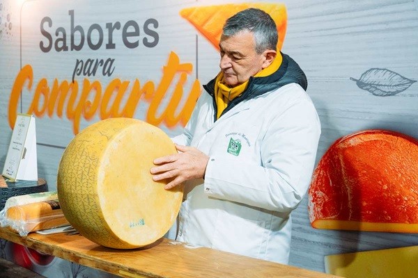 Amantes al queso tiene una cita en la capital del país