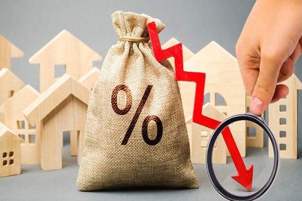 Es necesario bajar las tasas de interés para impulsar la economía