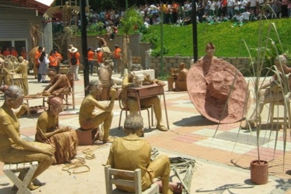 Regresa el festival de estatuas vivientes en el Huila