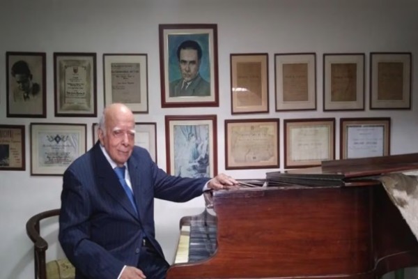 A sus 100 años, Luis Carlos Figueroa recibió el Premio vida y obra