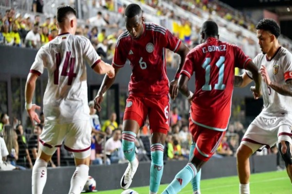 Hinchas no perdonaron la mala transmisión del partido de la Selección Colombia