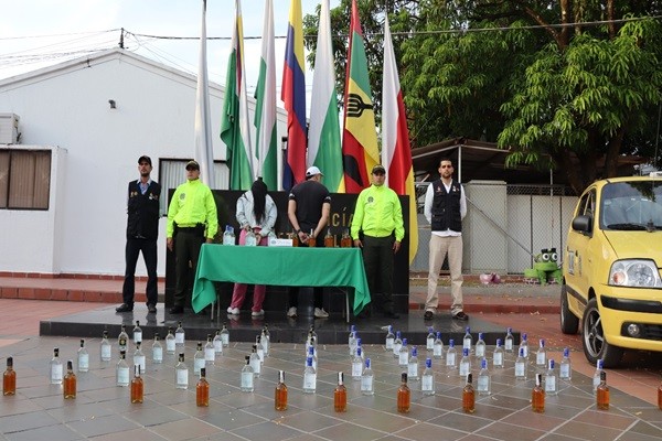 Policía incautó gran cantidad de licor adulterado en Neiva