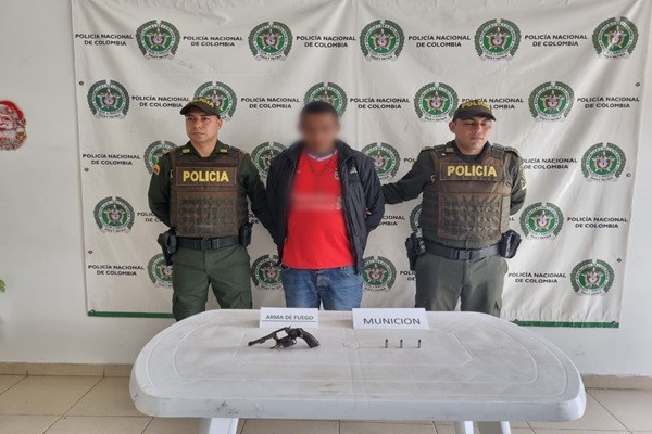 Capturado portaba un revolver smith & wesson