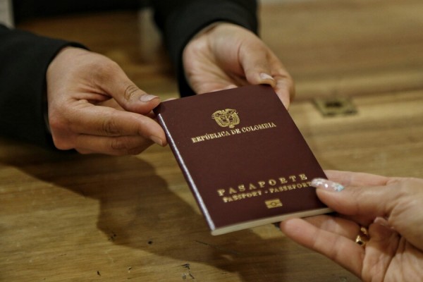 Precio del pasaporte colombiano subirá en 2024