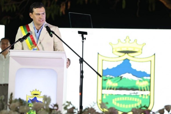 Germán Casagua se posesionó como alcalde de Neiva
