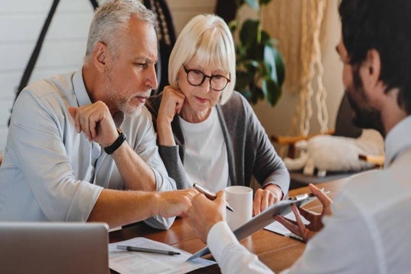 Pensionados en Colombia con salario mínimo recibirán menos de $ 1'300.000