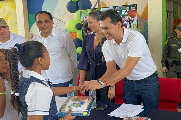 Alcalde de Neiva participó de "Regreso seguro a clases" con la Policía Nacional