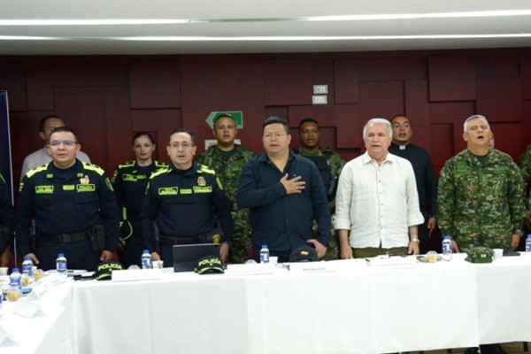 Gobernador refuerza alianza con Fuerza Pública para proteger el sur del Huila