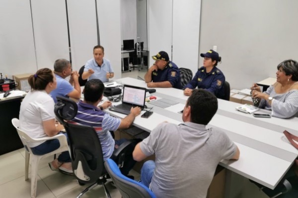 Mesa de trabajo frente a los 6 incendios forestales activos en el Huila