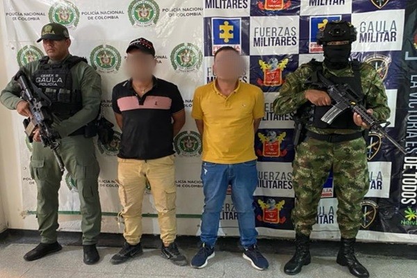 Hombres que se hacían pasar como paramilitares fueron capturados