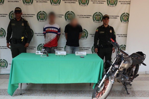 Captura de dos personas por el delito de hurto