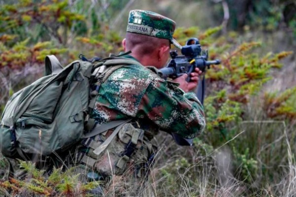 Un muerto en enfrentamiento entre disidencias y ejército en Garzón