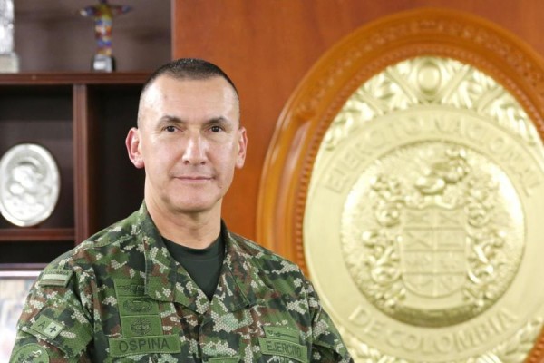 Petro cambió al comandante del Ejército Nacional