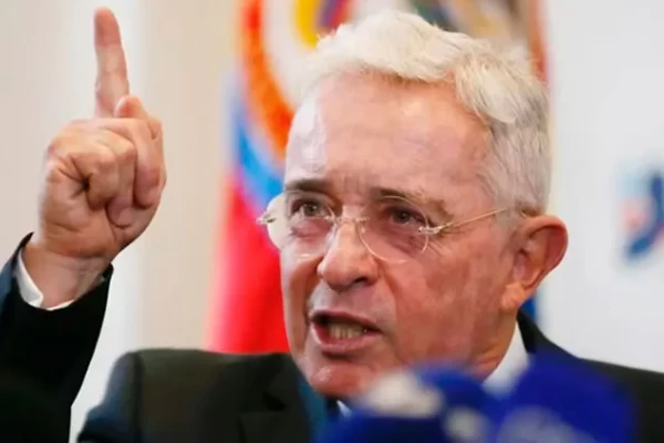 Uribe Vélez recusó al fiscal quien lo llamó a juicio