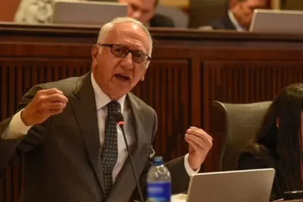 Fracasó la moción de censura contra Ministro de Salud