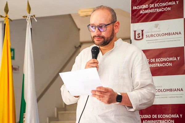 Carlos Aguirre vuelve a la decanatura de la Facultad de Economía de la USCO