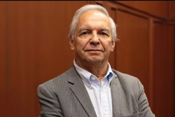 Ministro de hacienda en la cuerda floja por escándalo de la UNGRD
