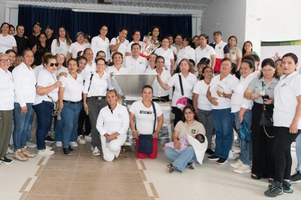 Familias cafeteras de Pitalito recibieron equipos para el beneficio del café
