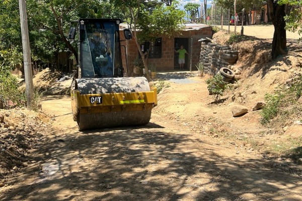 En Neiva frentes de trabajo simultáneos mejoran vías y previenen inundaciones