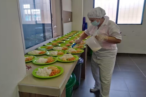 Banco Mundial respalda innovador programa de alimentación escolar en Huila