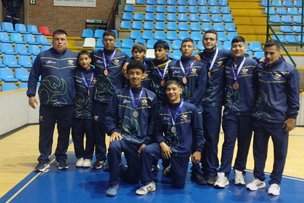 Liga huilense de lucha brilla con 24 medallas en Intercolegiados nacionales