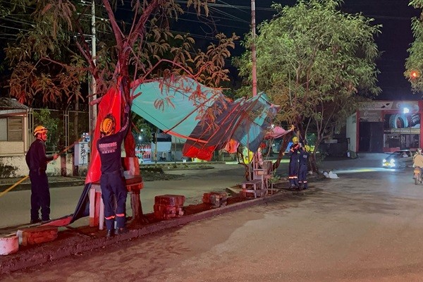 Retiran material publicitario y recuperan espacio público en Neiva