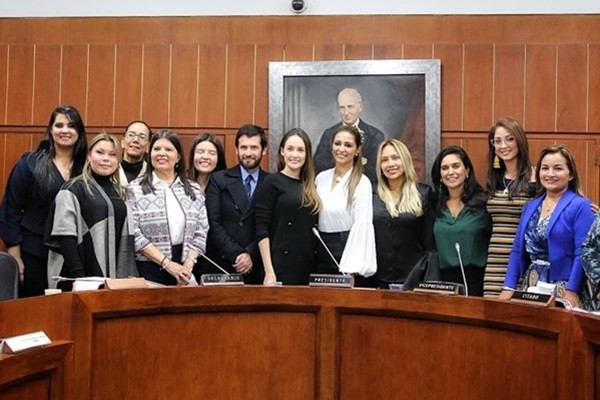 Las mujeres elegidas popularmente ya tienen una nueva protección a sus derechos