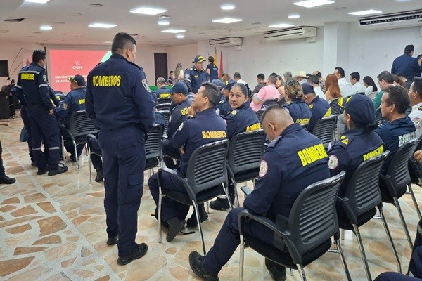 Un mes y diecisiete días, el plazo para entregar carros de bomberos a seis municipios del Huila
