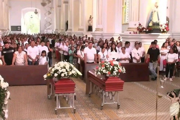 Con profundo dolor La Plata despidió a los dos jóvenes víctimas del atentado del Jueves Santo